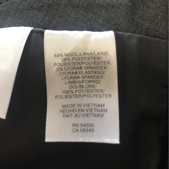 NWT Jones New York charcoal gray, lined, pencil skirt. Size 10. Dry clean only. - Picture 13 of 14